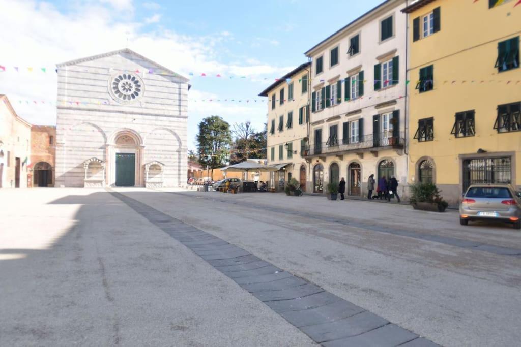 Appartamento La Camera Chiara Lucca Exterior foto