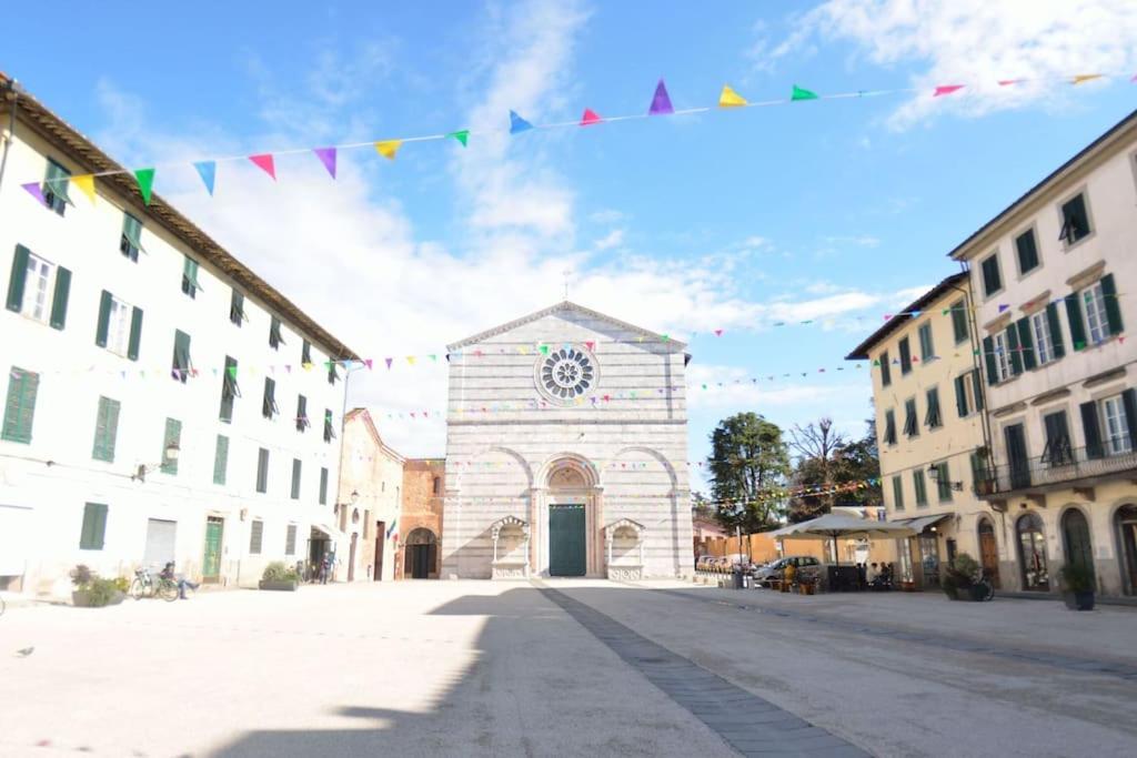 Appartamento La Camera Chiara Lucca Exterior foto